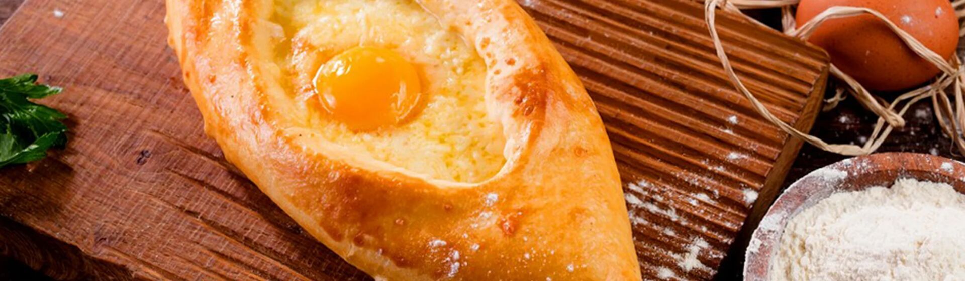 Какое тесто лучше приготовить для хачапури по-аджарски? Какое тесто нужно для приготовления хачапури по-аджарски?