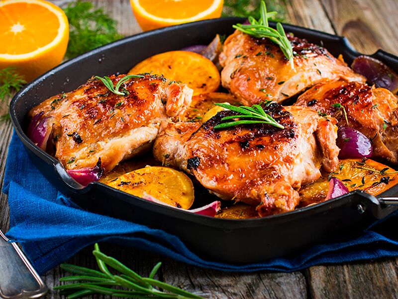 Куриные бедра в томатно-апельсиновом соусе Куриные бедра в томатно-апельсиновом соусе