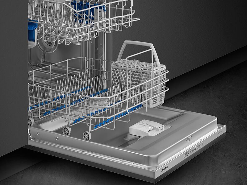 Оцинкованная дверца в посудомоечных машинах SMEG Оцинкованная дверца в посудомоечной машине SMEG