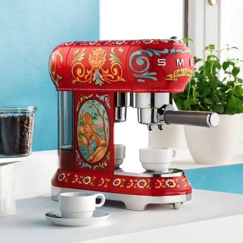 Кофемашина Smeg ECF01DGEU Кофемашина Smeg ECF01DGEU