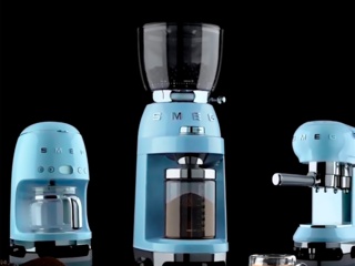 SMEG: яркие кофемолки для кухни