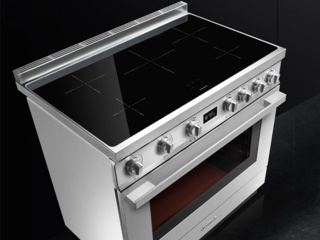 Серия газовых и индукционных варочных центров Smeg Portofino