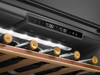 Винные шкафы SMEG серого цвета