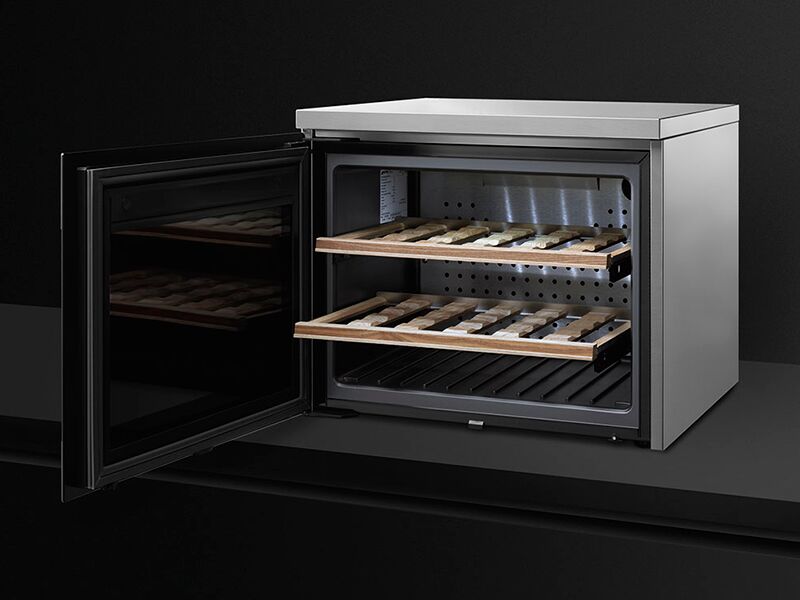 Автоматическое размораживание в винном шкафу SMEG