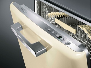 Предварительное ополаскивание посуды в посудомойках Смег